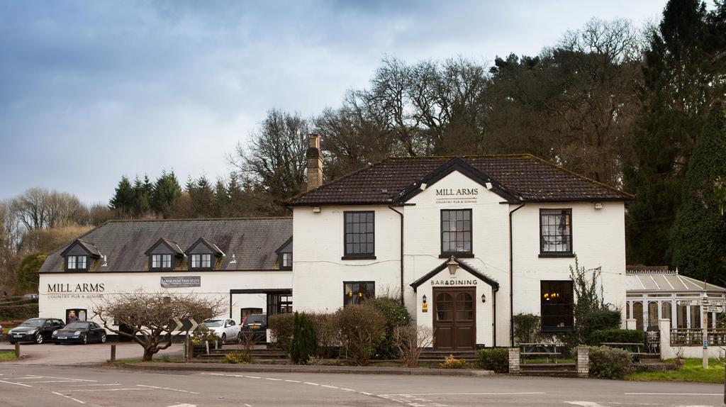 מלון רומזי The Mill Arms מראה חיצוני תמונה