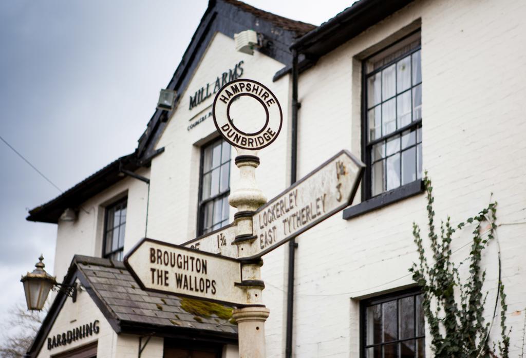 מלון רומזי The Mill Arms מראה חיצוני תמונה